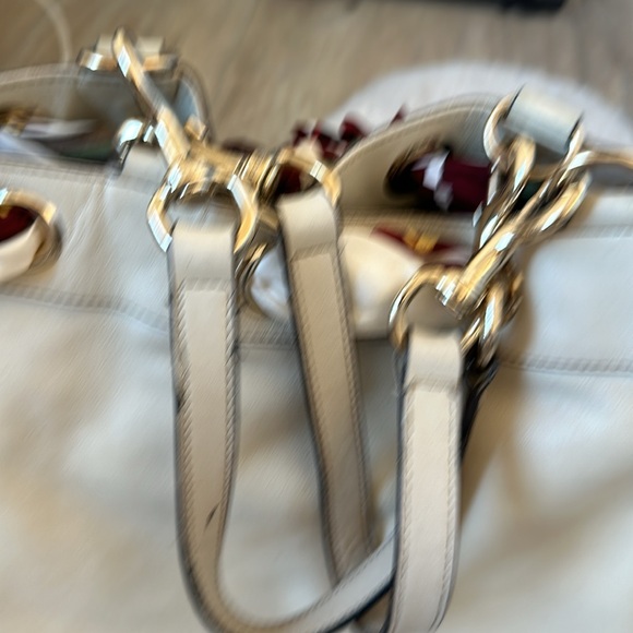 AUTHENTIC  GUCCI CREAM BAG WITH GUCCI SCARF OR BAND - Picture 4 of 5